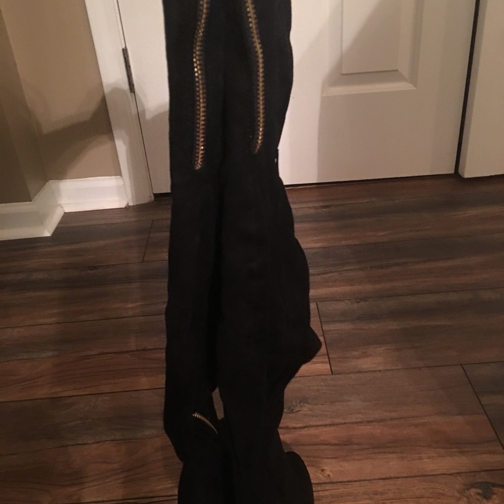Knee high boots - Picture 4 of 5